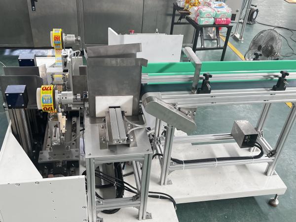 Automatic Wet Wipe Bag Double Sides Winding and Wrapping Machine with Tape