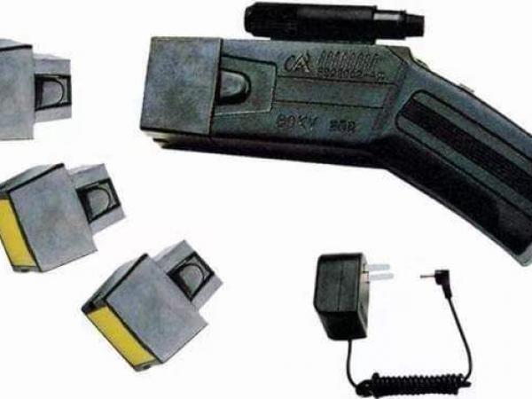 Distance electric shock taser