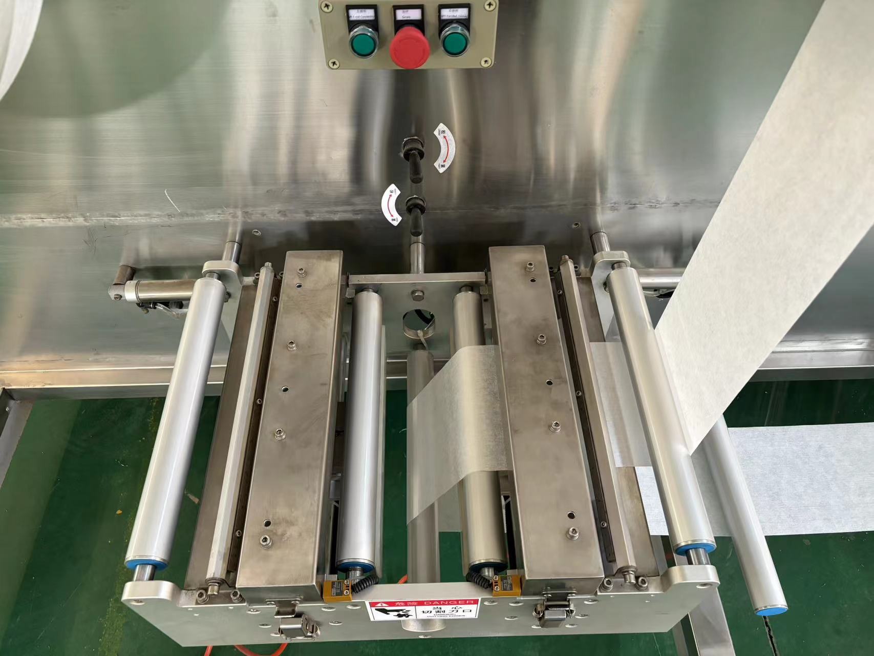 wet wipe machine (11).jpg