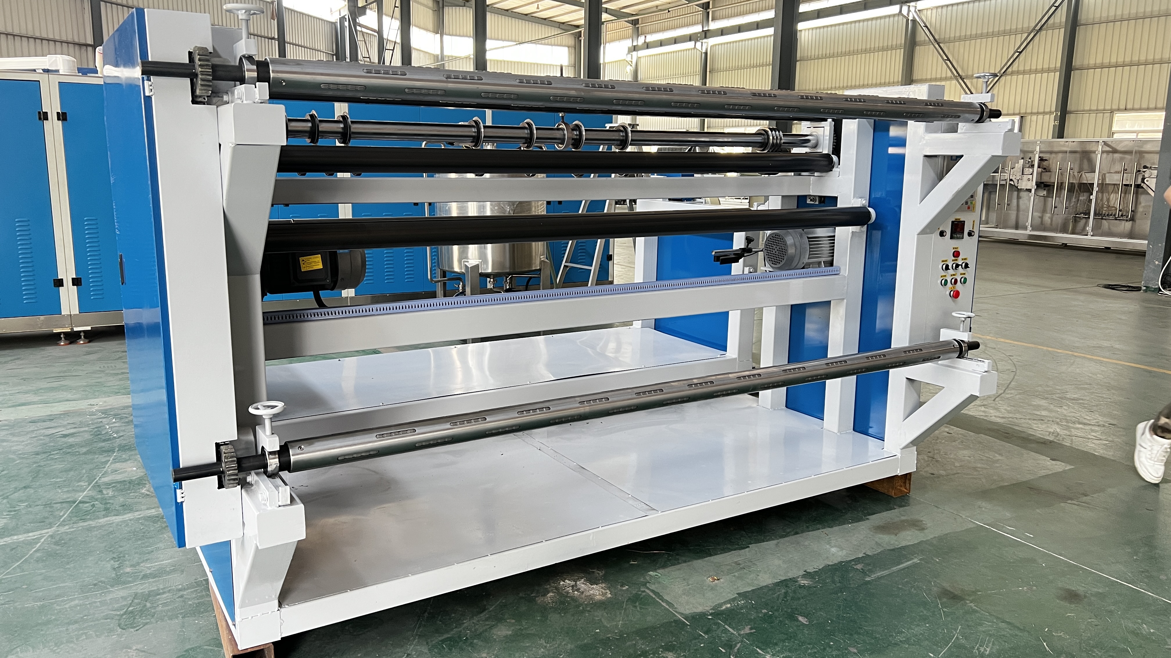 Non woven cutting and rewinding machine (5).jpg